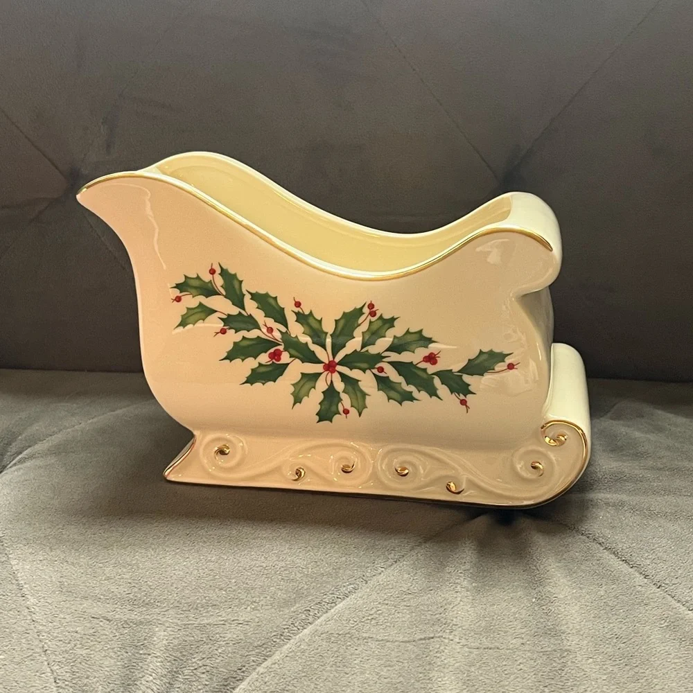 NWT Lenox Holiday Sleigh Candy Dish - Picture 1 of 7